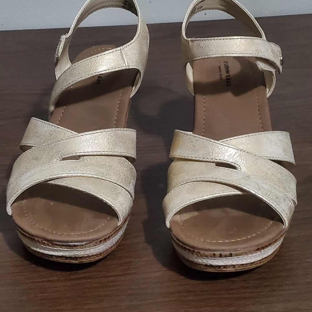 St. John's Bay Balama Sandals Brushed Gold Size 7.5 - Picture 3 of 12